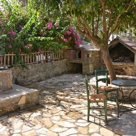 Komfort Stone House Casa de Férias *