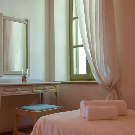 Komfort Stone House בית נופש *