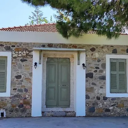 בית נופש Komfort Stone House *