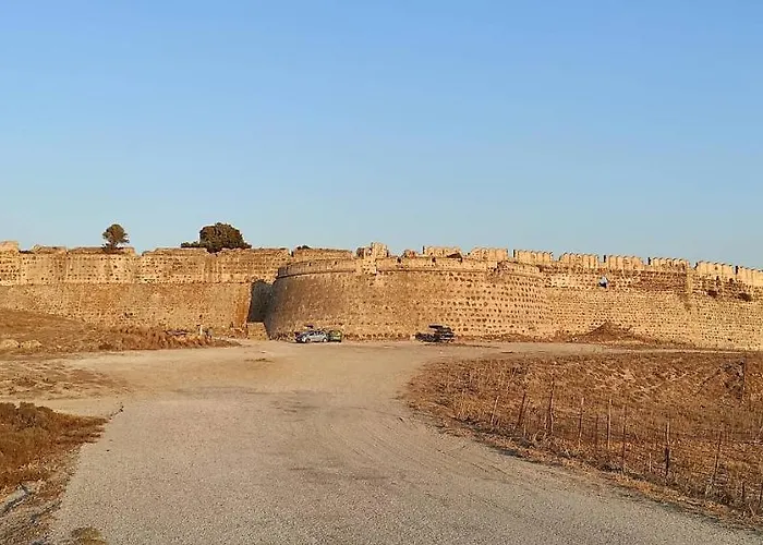 Komfort Stone House *